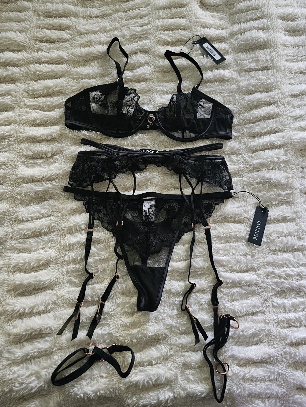 LOUNGE Tyra Black Set 34B/S